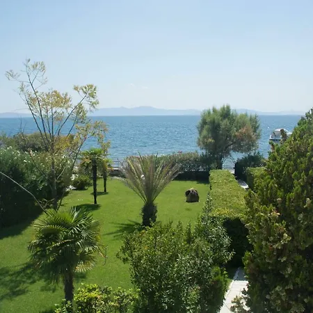 Romantic Seafront Studio - Dream Garden Tatil Evi *
