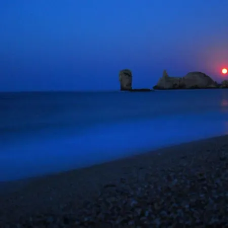 Romantic Seafront Studio - Dream Garden Tatil Evi *