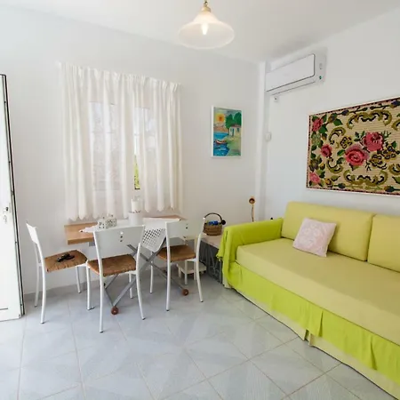 Romantic Seafront Studio - Dream Garden Tatil Evi