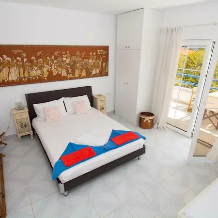Romantic Seafront Studio - Dream Garden Platanidia